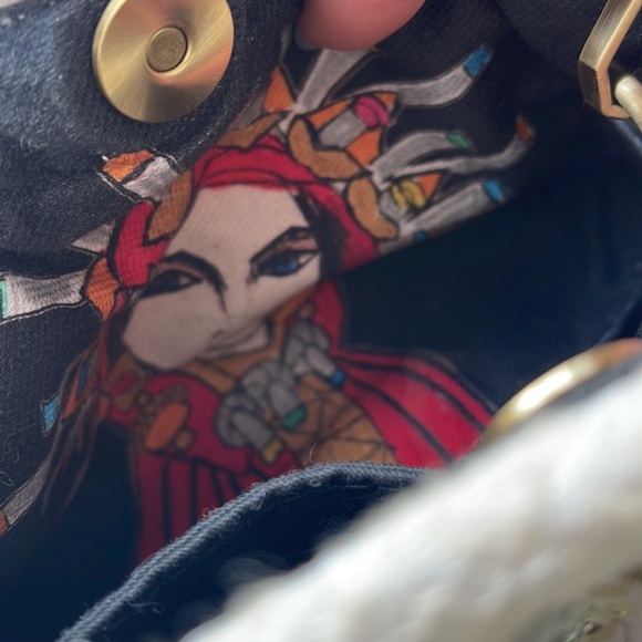 Kooreloo Pouch Shell Bag - Picture 4 of 7